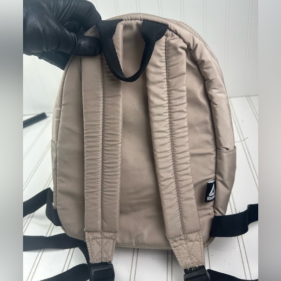 Reebok Beige & Pink Logo Backpack – Adjustable Straps, Casual Everyday Bag - Picture 4 of 12